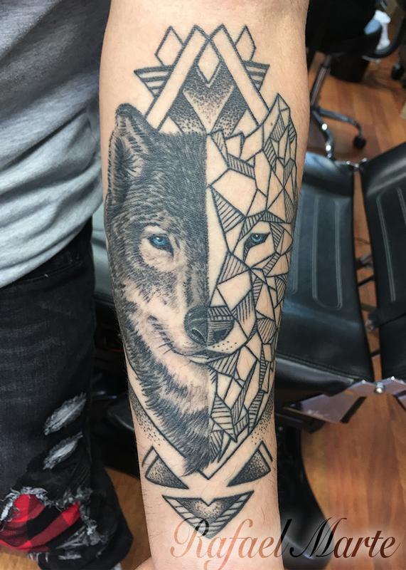 Half realistic and geometric Wolf by Rafael Marte Tattoos